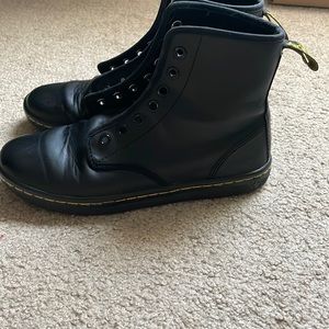 Doc Martens 7 hole lace up